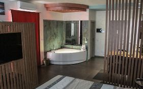 Garda Fantasy Apartment - Jacuzzi